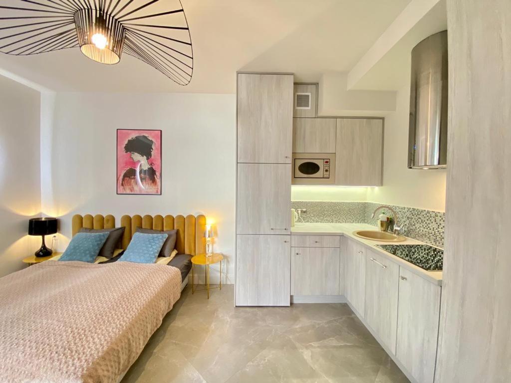 Luxury Panda Apartment In Old Town — Zdjęcia 1